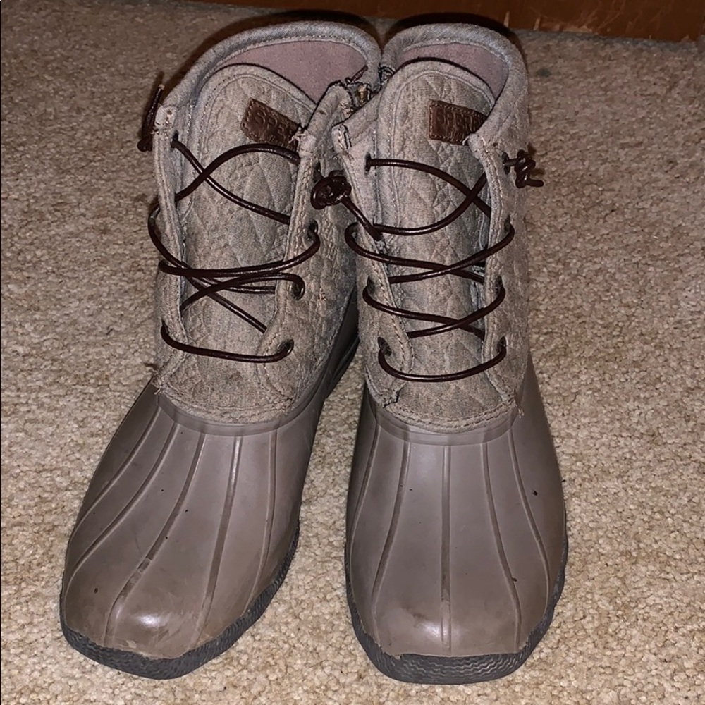 Brand NEW Sperry gray boots size 8 🥾